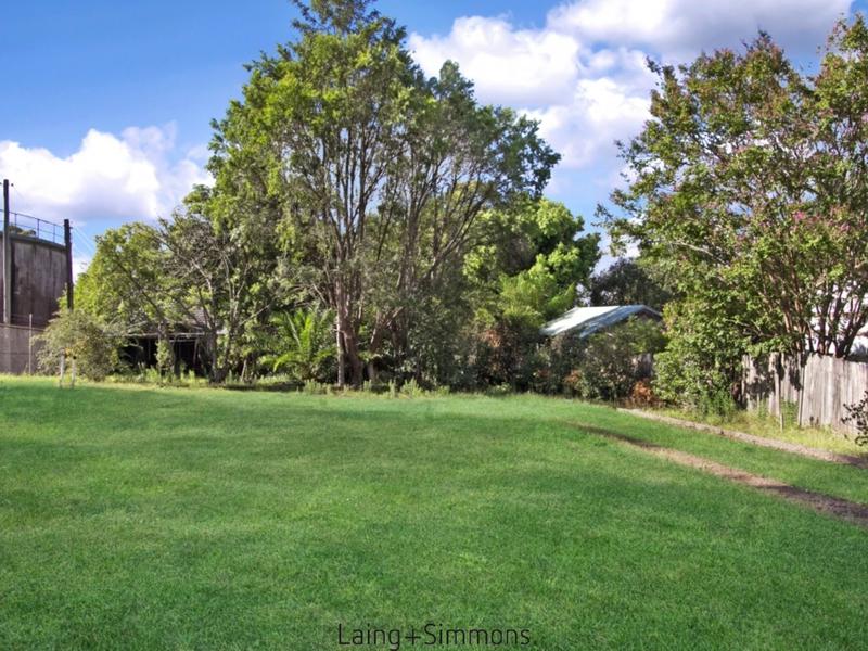 21																										Frontiers Road
														
								Edmondson Park, NSW 2174