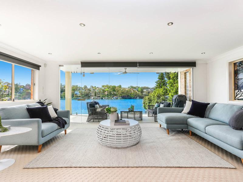 21 Juvenis Avenue, Oyster Bay