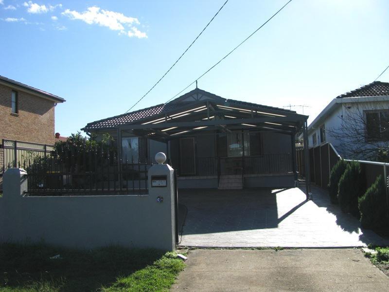 111/208																										Pacific Highway
														
								Hornsby, NSW 2077
