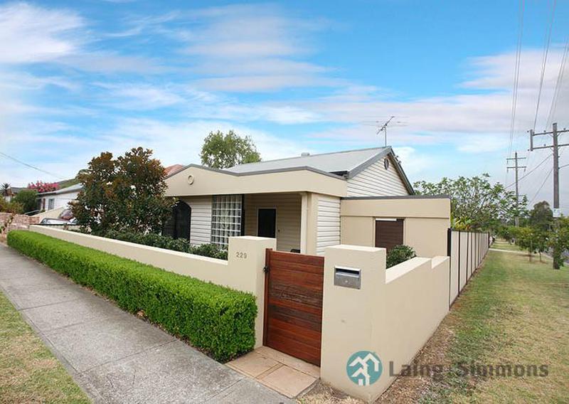 1106/1																										Sergeants Lane
														
								St Leonards, NSW 2065