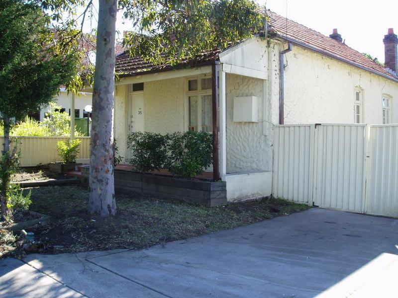 35a Hawksview Street, Merrylands