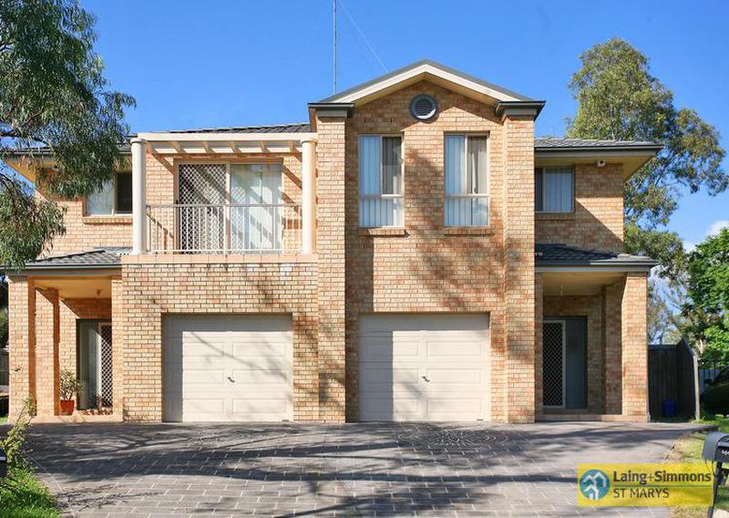 1&2 / 9 Cullen Place, Dharruk