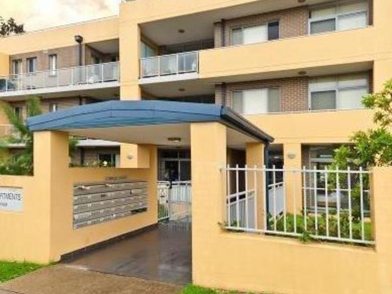 13/2 Bruce Street, Blacktown