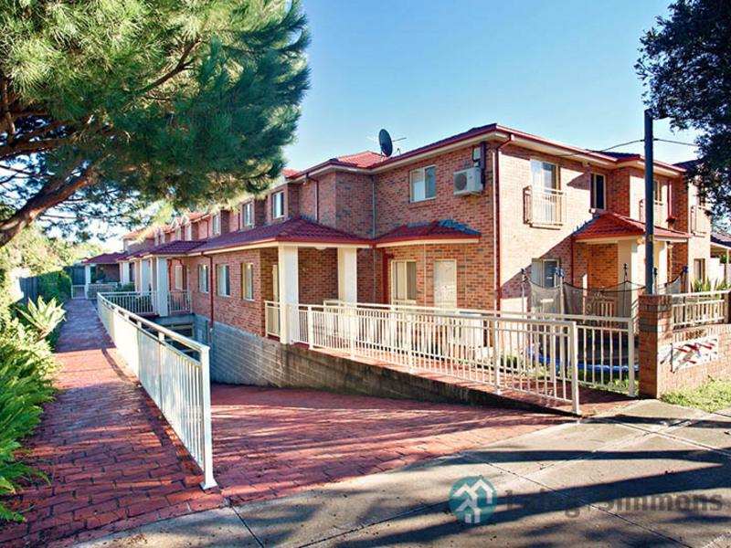 2/57-59 Chamberlain Road, Guildford