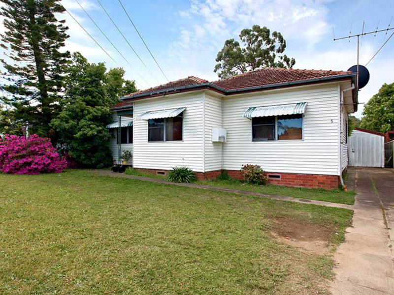 5 Dan Street, Merrylands