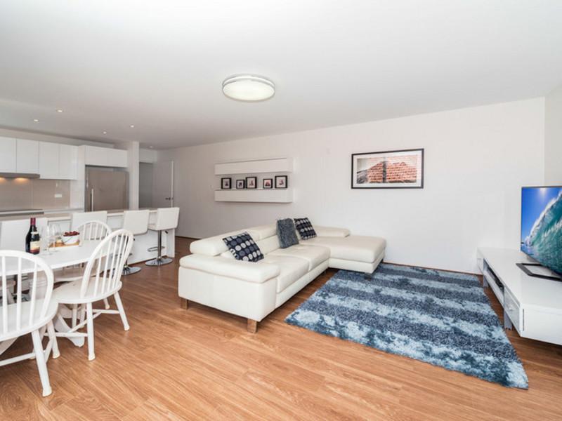 6/591 Old South Head Road, Rose Bay