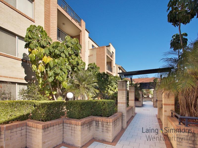 18/2 Conie Avenue, Baulkham Hills