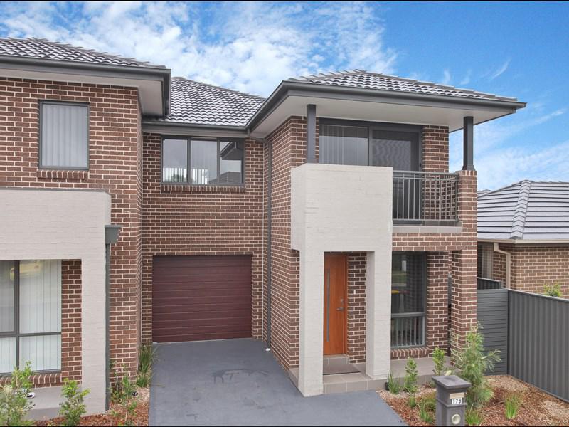 8/10																										Hythe St
														
								Mount Druitt, NSW 2770