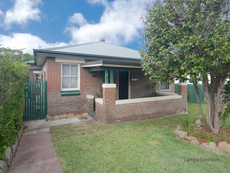 4/1																										Robertson Street
														
								Narrabeen, NSW 2101