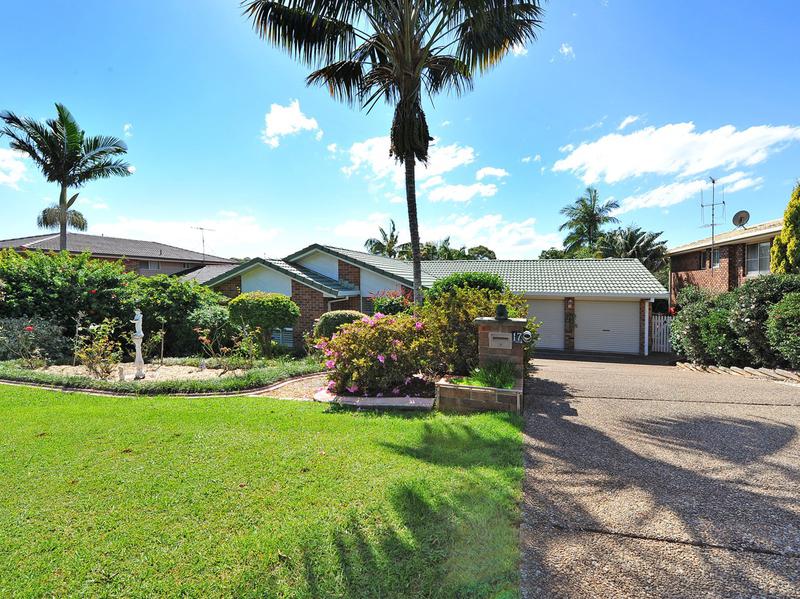 4/1																										Robertson Street
														
								Narrabeen, NSW 2101