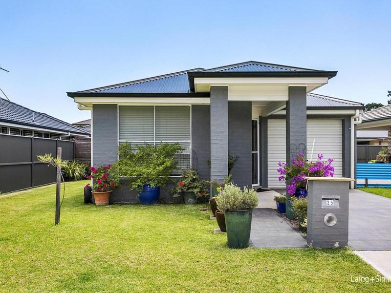 21/1																										Waterside Crescent
														
								Carramar, NSW 2163
