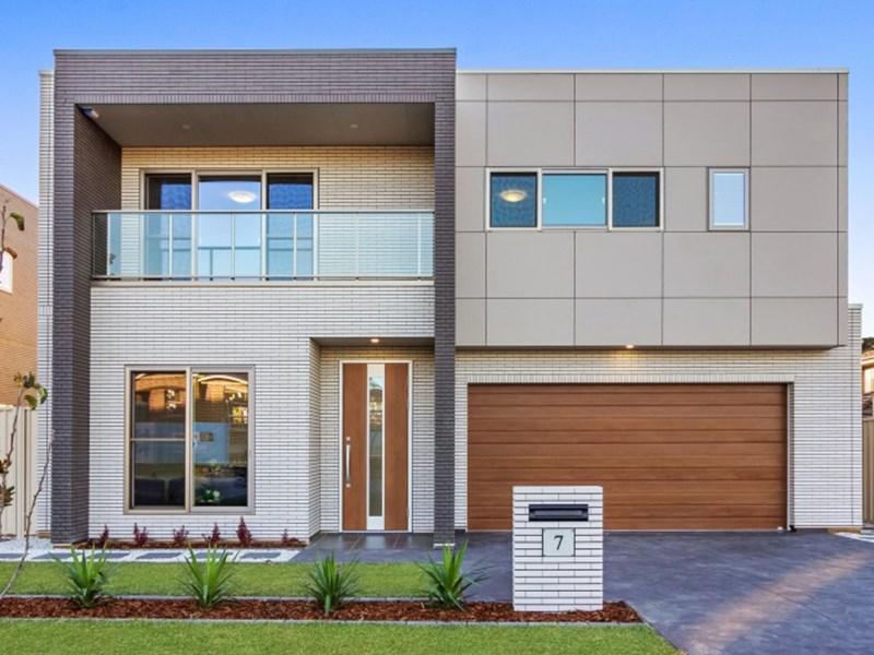 30/4-16																										Kingsway
														
								Dee Why, NSW 2099