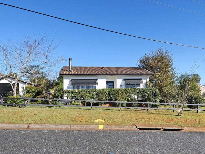30/4-16																										Kingsway
														
								Dee Why, NSW 2099