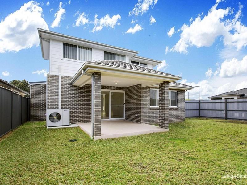 50/2																										Eastbourne Road
														
								Darling Point, NSW 2027