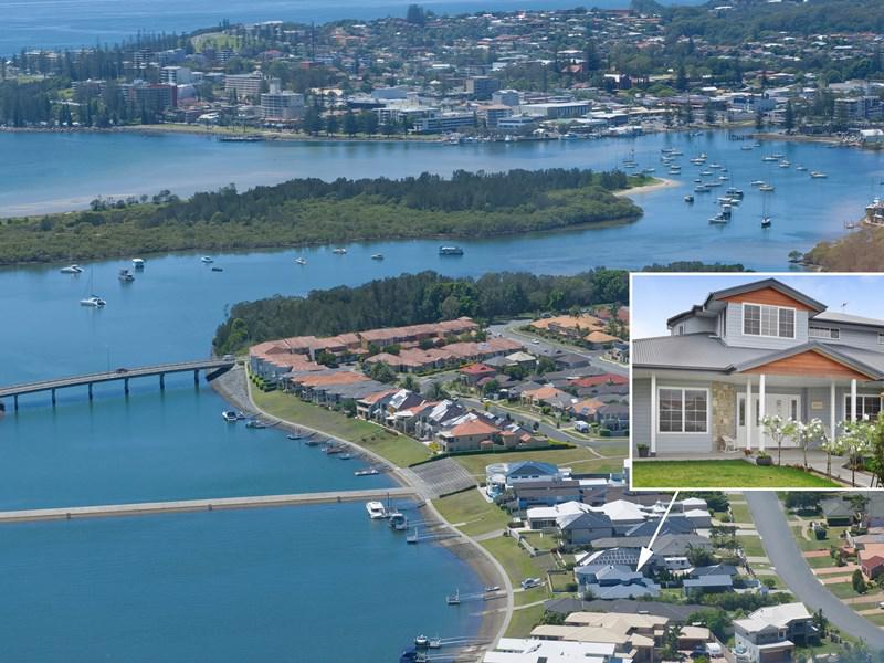 50/2																										Eastbourne Road
														
								Darling Point, NSW 2027