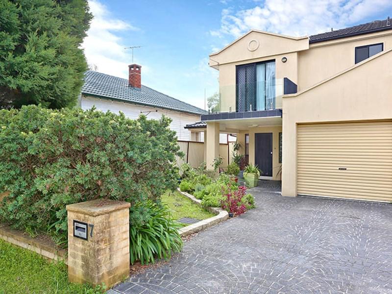 7/28																										South Creek Road
														
								Dee Why, NSW 2099