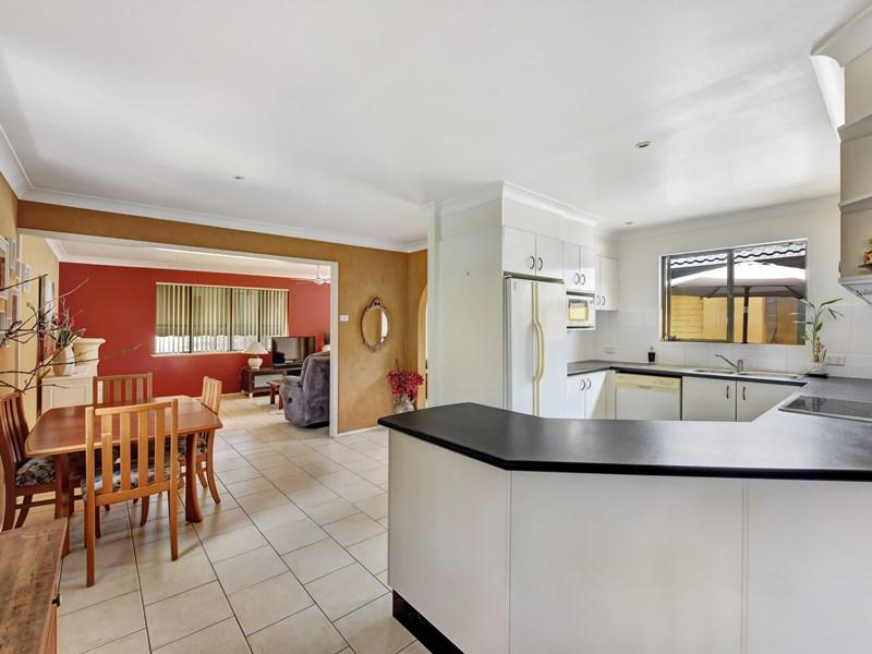 50/2																										Eastbourne Road
														
								Darling Point, NSW 2027