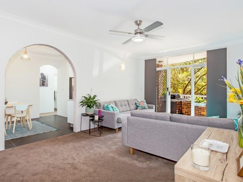8/35 Talara Road, Gymea