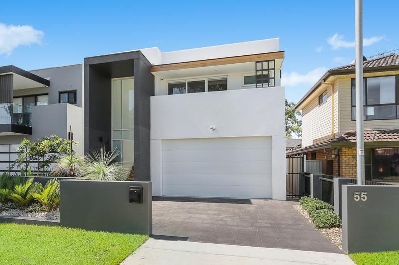55 Apex Avenue, Picnic Point