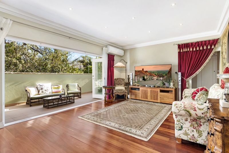 9/2a Trelawney Street, Woollahra