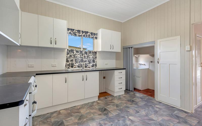 8 John Street, GOOMBUNGEE QLD 4354 Property Information