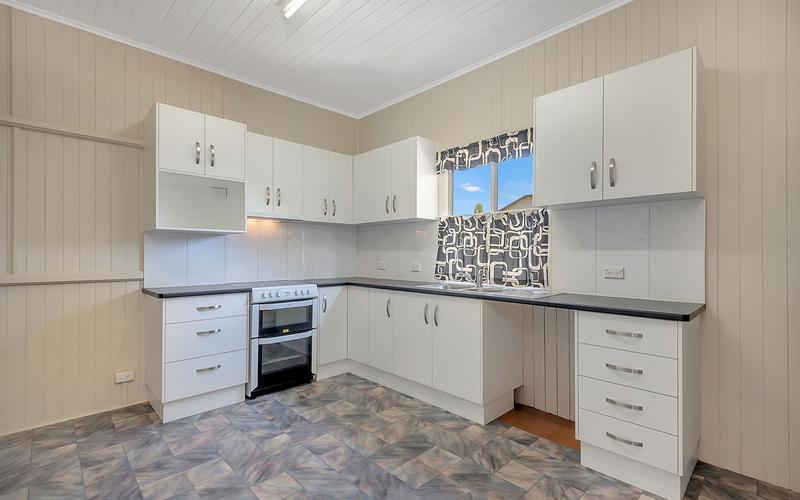 8 John Street, GOOMBUNGEE QLD 4354 Property Information