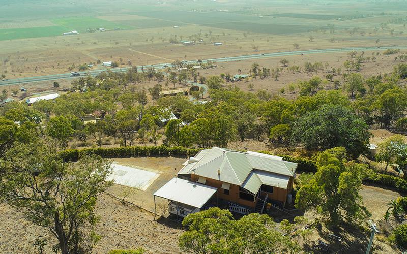 25 Rowland Court, GOWRIE MOUNTAIN QLD 4350 AcreageSemirural Sold