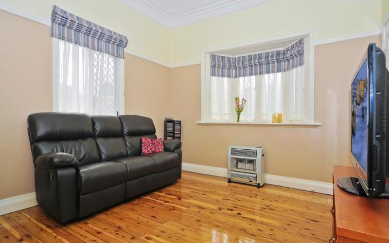 17 Mooney St, TOOWOOMBA CITY QLD 4350 Property Information