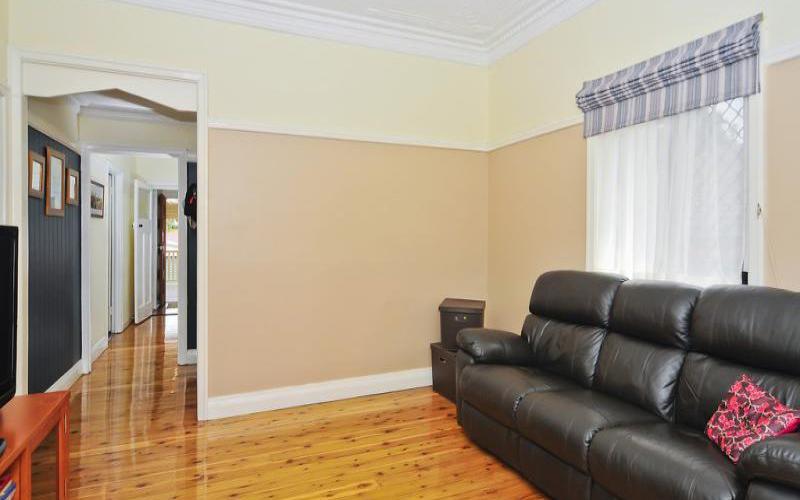 17 Mooney St, TOOWOOMBA CITY QLD 4350 Property Information