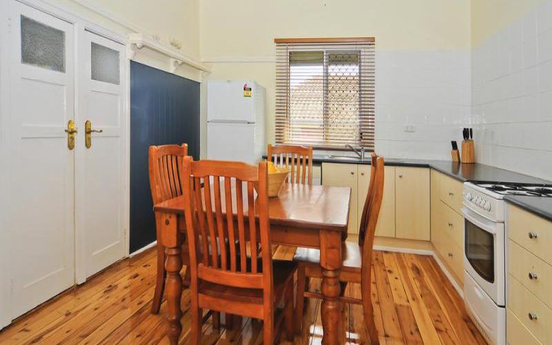 17 Mooney St, TOOWOOMBA CITY QLD 4350 Property Information