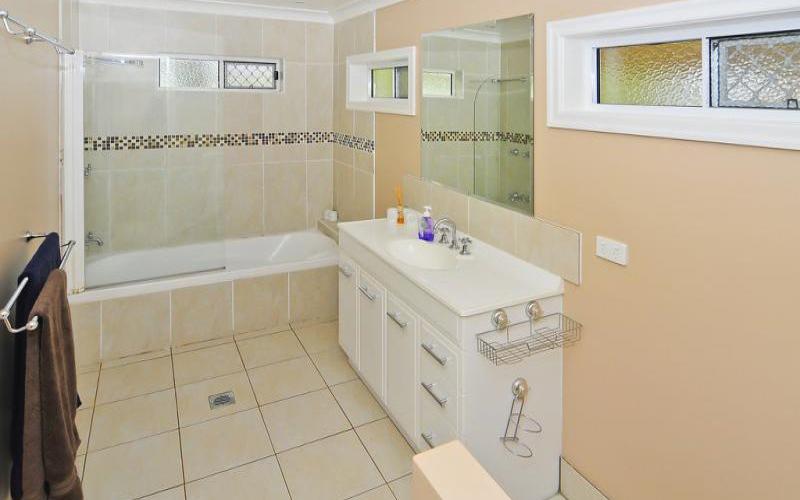 17 Mooney St, TOOWOOMBA CITY QLD 4350 Property Information