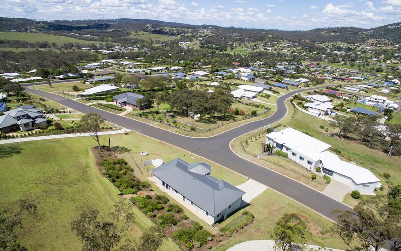 18 Manikato Drive, HODGSON VALE QLD 4352 Property Information