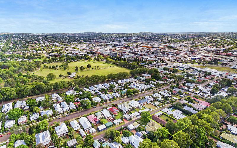 4/96 Campbell Street, EAST TOOWOOMBA QLD 4350 Unit Sold