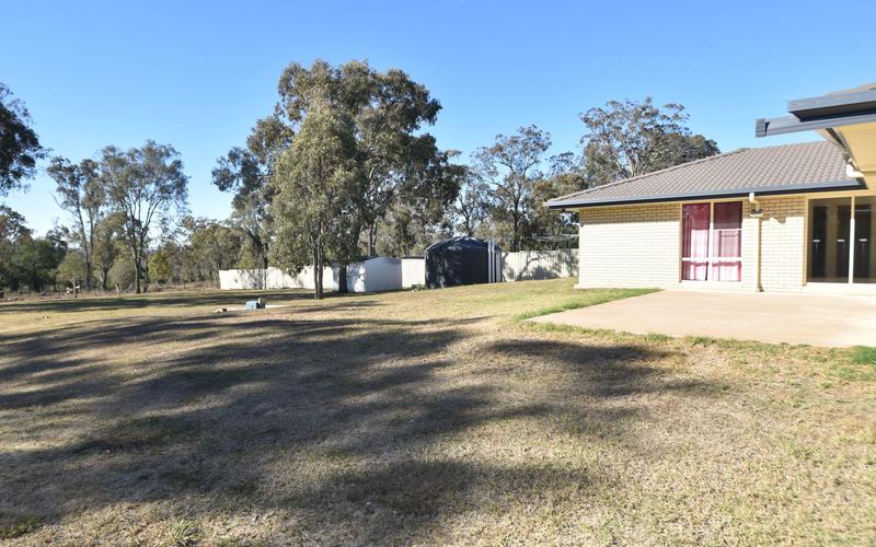 47 Highland Park Road, MERINGANDAN WEST QLD 4352 House For Rent