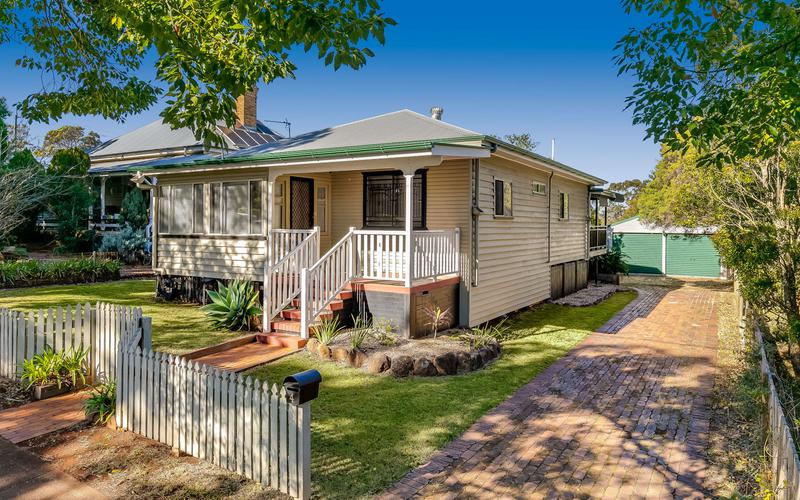 4 Moloney Street, NORTH TOOWOOMBA QLD 4350 Property Information