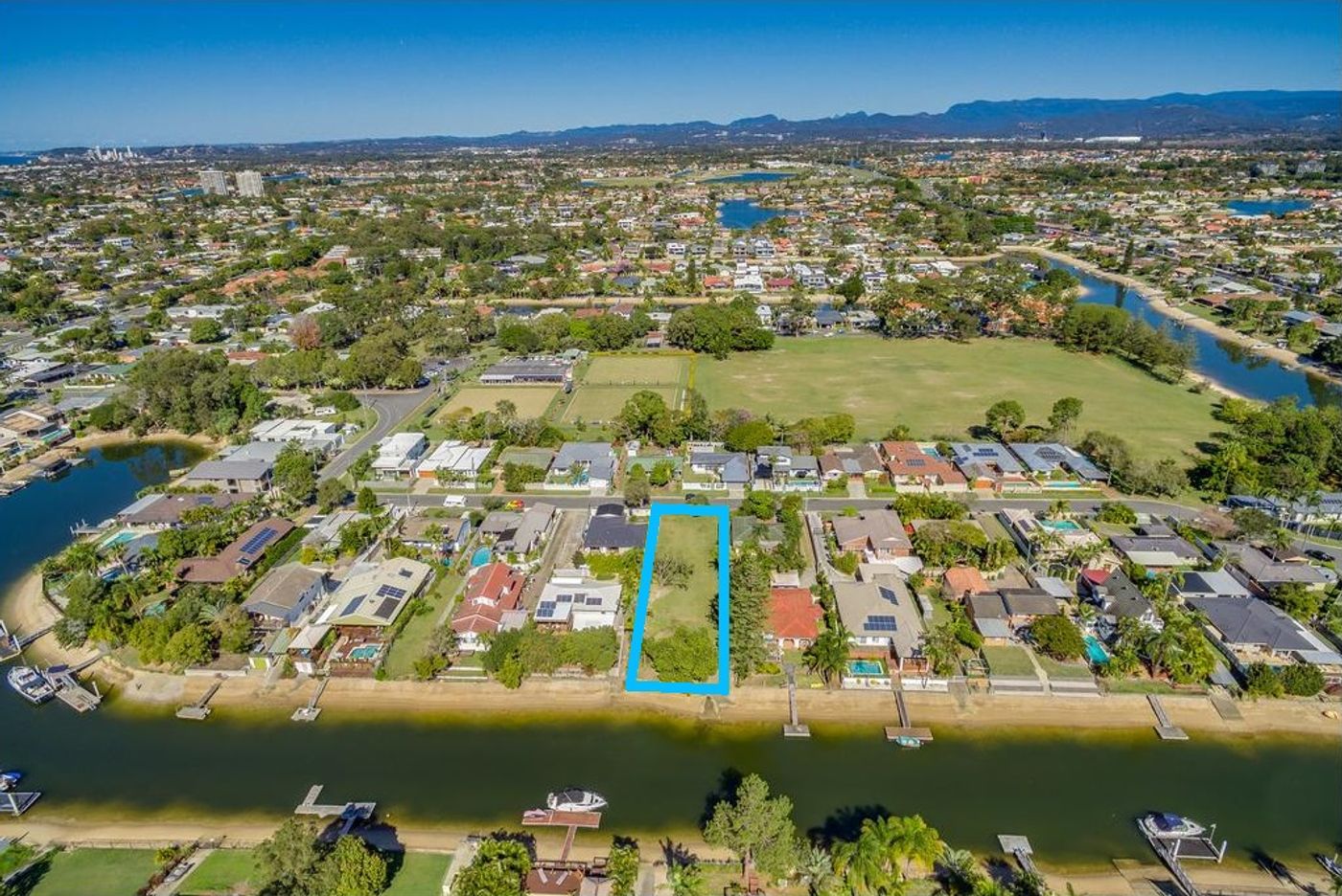 BROADBEACH WATERS QLD 4218 Withdrawn Harcourts Coastal