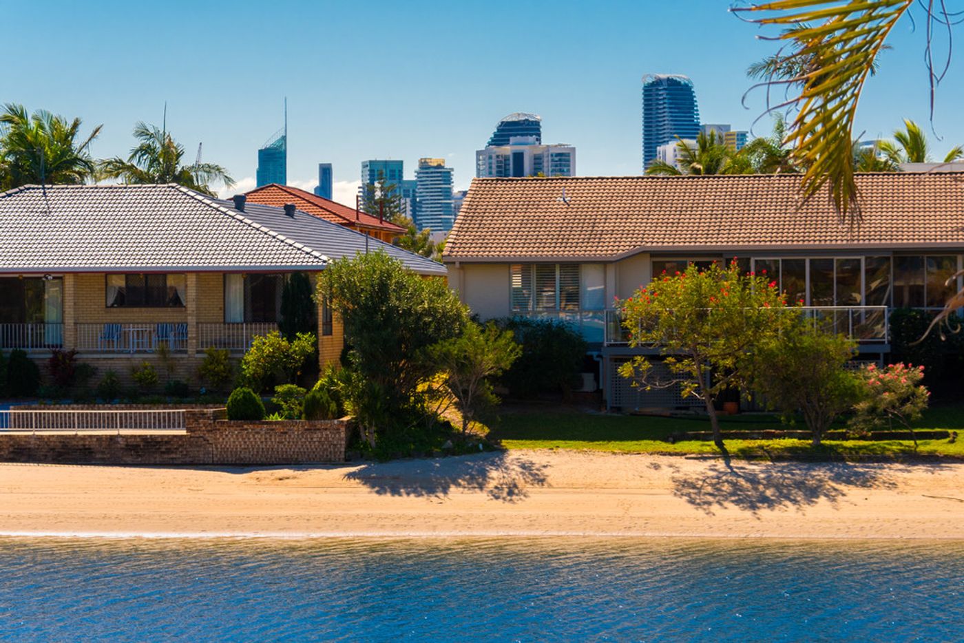 26 Cadence Avenue, MERMAID WATERS QLD 4218 House Leased