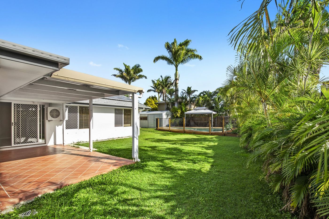 75 Monterey Keys Drive, HELENSVALE QLD 4212 House Leased
