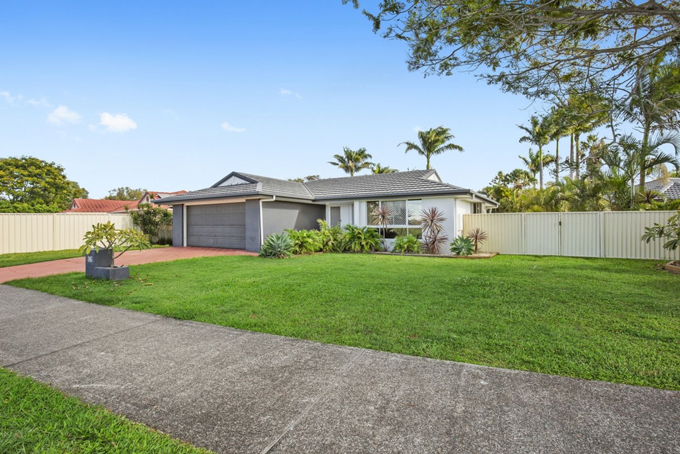 75 Monterey Keys Drive, HELENSVALE QLD 4212 House Leased