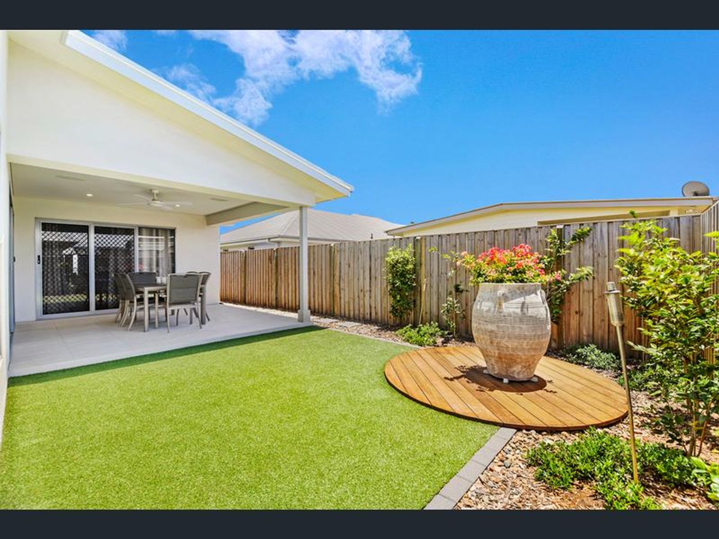19 North Quay Circuit, HOPE ISLAND QLD 4212 House Leased