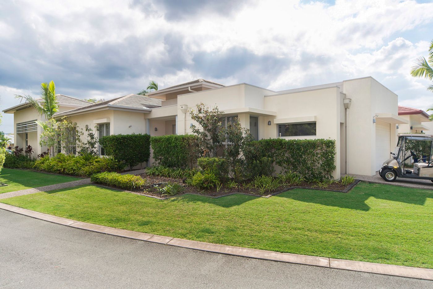 2817 Gracemere Drive, HOPE ISLAND QLD 4212 House Leased