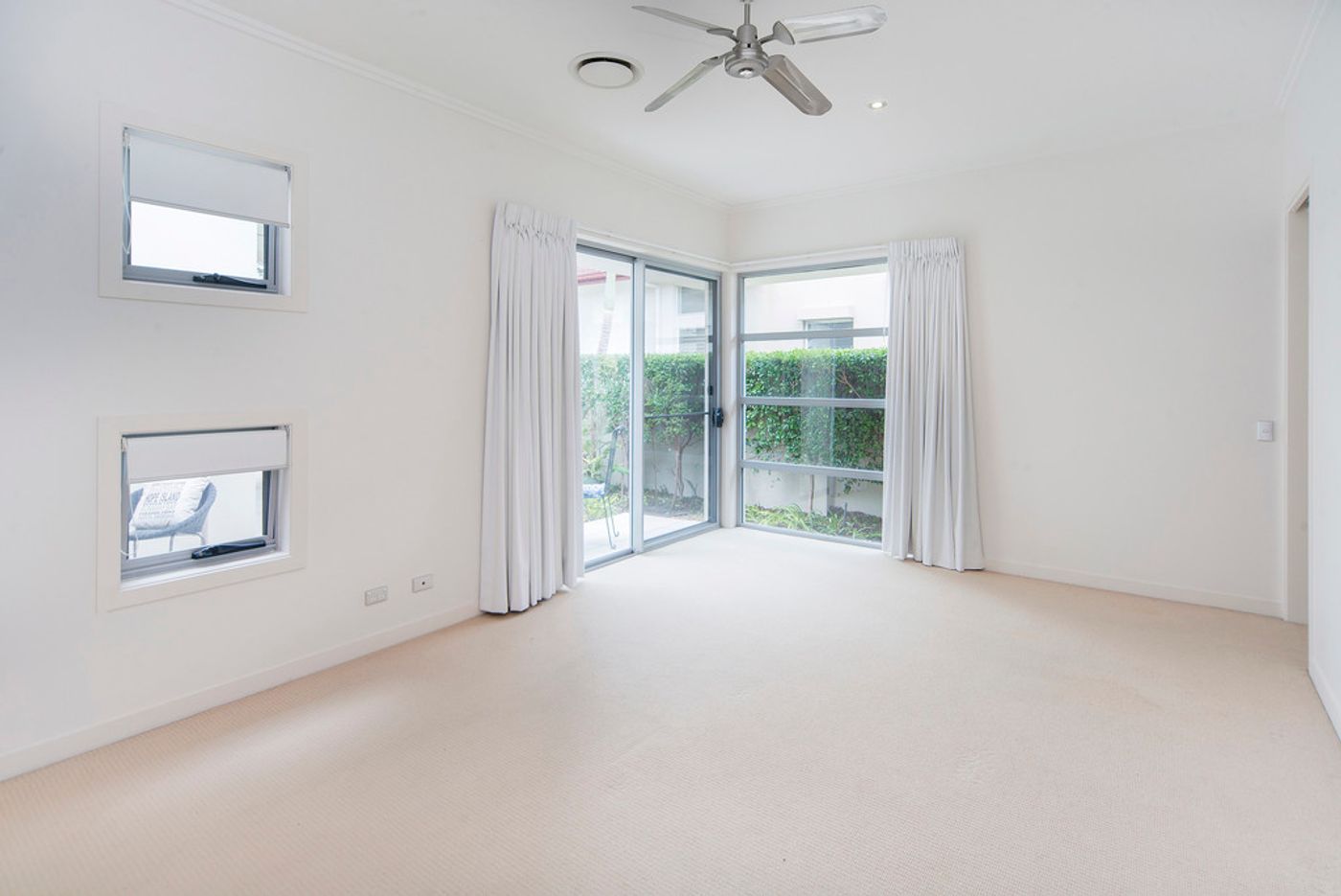 2817 Gracemere Drive, HOPE ISLAND QLD 4212 House Leased