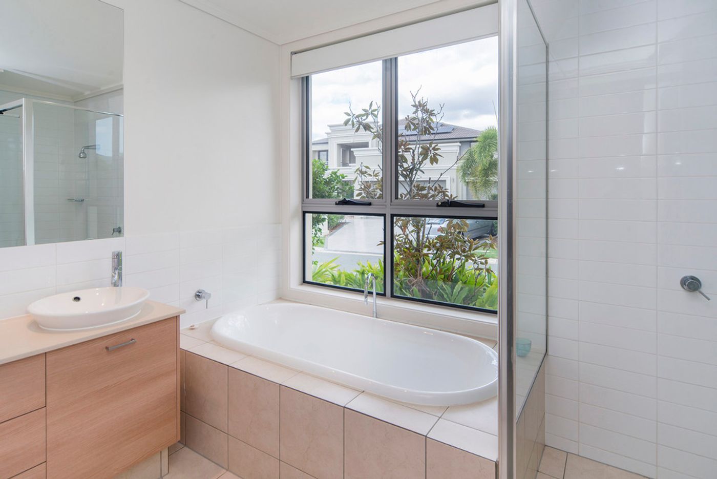 2817 Gracemere Drive, HOPE ISLAND QLD 4212 House Leased