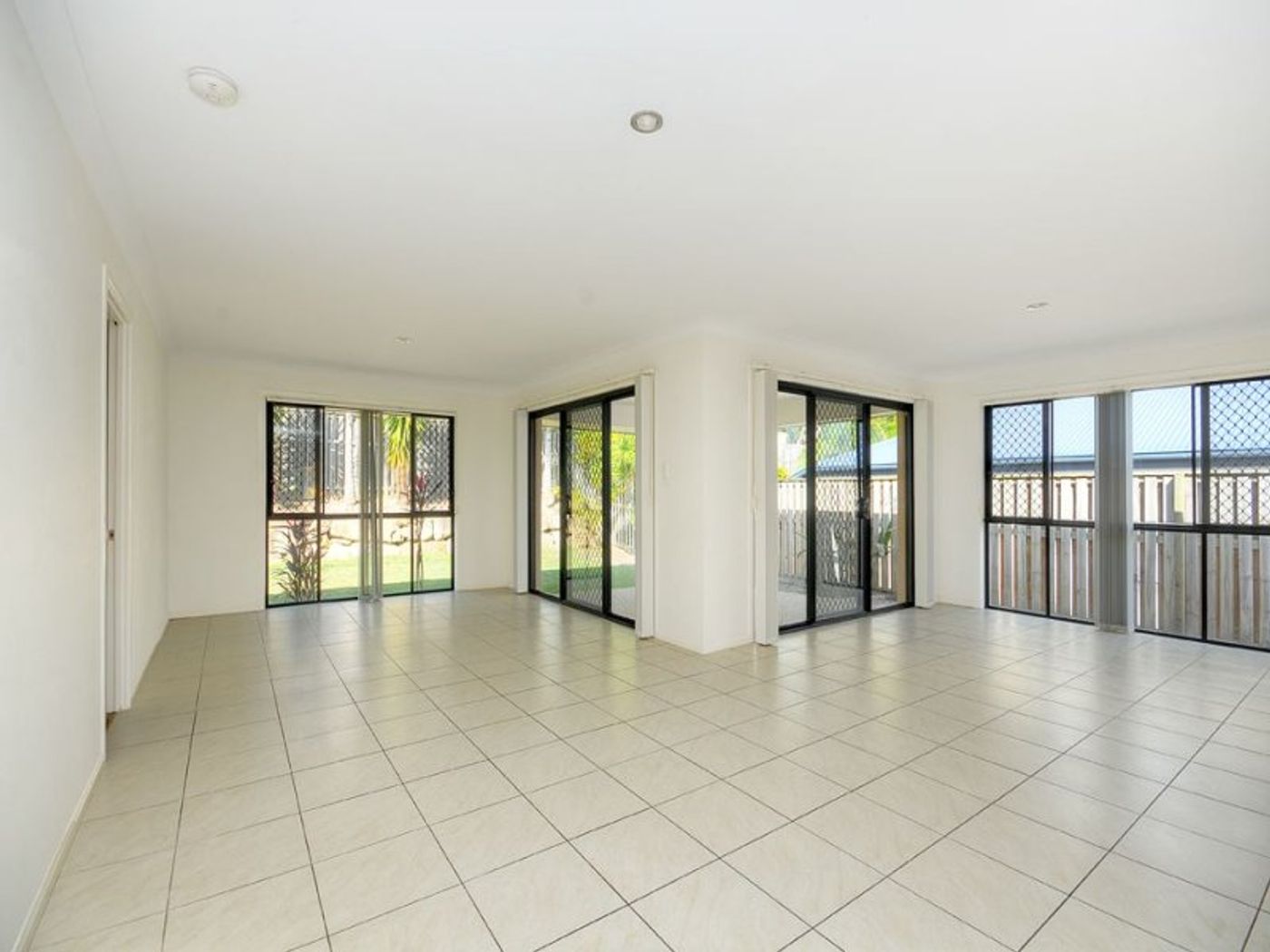 14 Frog Rock Crescent, REEDY CREEK QLD 4227 House Leased
