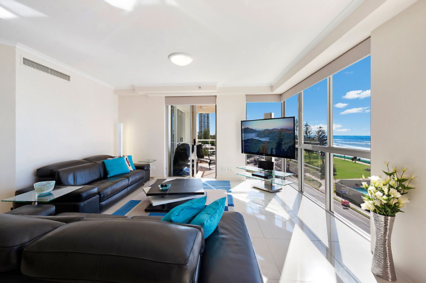 22/59 'Xanadu East' Pacific Street, MAIN BEACH QLD 4217 Unit Sold