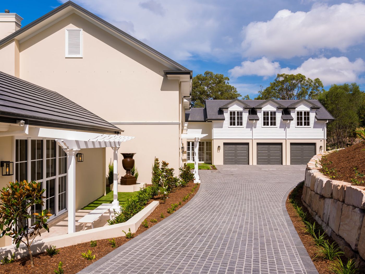 10 Sunnymeade Place 'Jabiru Estate', MUDGEERABA QLD 4213 House Sold