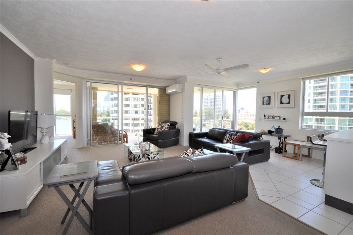 22/2894 'The Pinnacle' Gold Coast Highway, SURFERS PARADISE QLD 4217