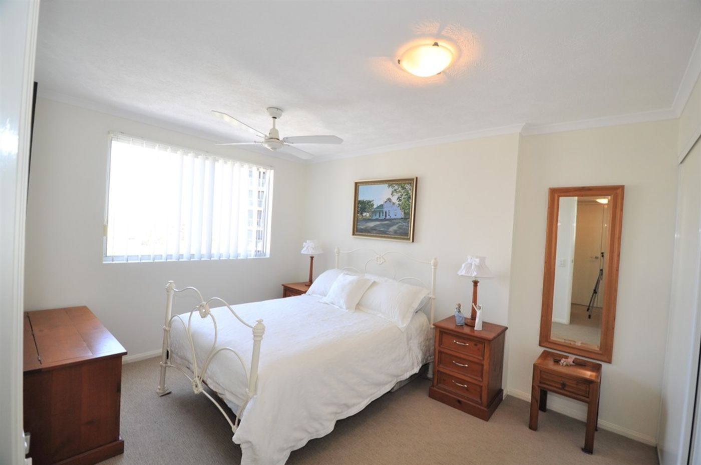 22/2894 'The Pinnacle' Gold Coast Highway, SURFERS PARADISE QLD 4217