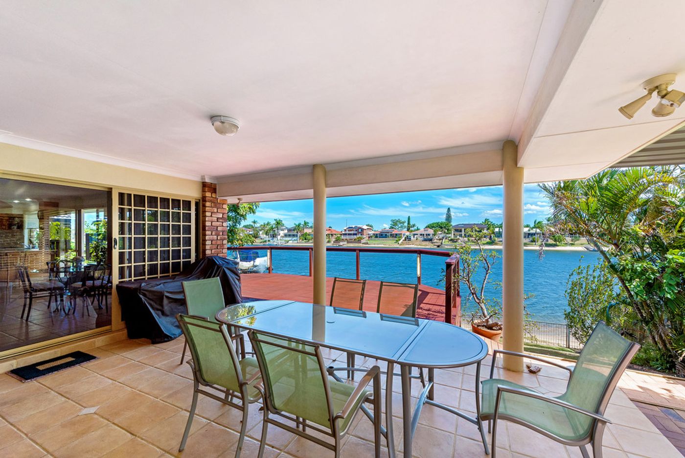 15 Yunga Court, BROADBEACH WATERS QLD 4218 House Sold