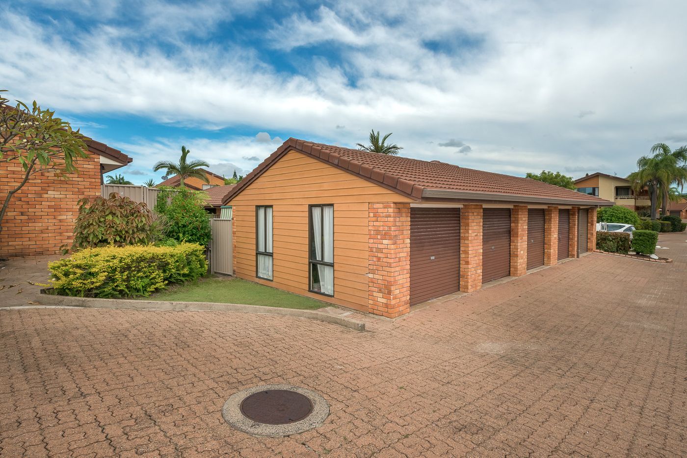 11/172 Barrier Reef Drive, MERMAID WATERS QLD 4218 Villa Sold